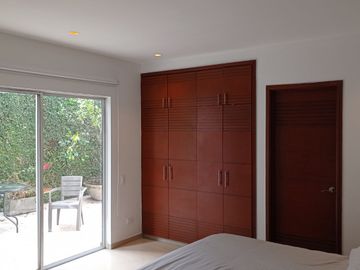 VENDO ESTRATEGICA CASA UN PISO EN CONDOMINIO CONTIGUO COLEGIO ALEMAN