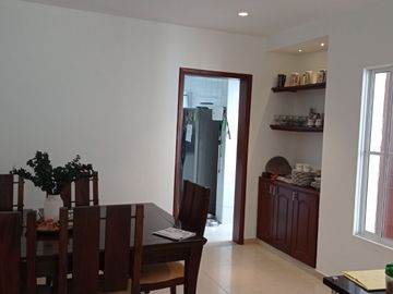 VENDO ESTRATEGICA CASA UN PISO EN CONDOMINIO CONTIGUO COLEGIO ALEMAN