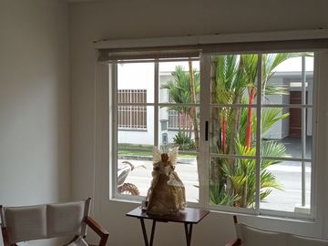VENDO ESTRATEGICA CASA UN PISO EN CONDOMINIO CONTIGUO COLEGIO ALEMAN