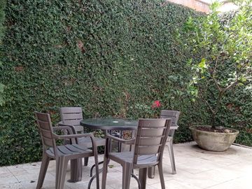 VENDO ESTRATEGICA CASA UN PISO EN CONDOMINIO CONTIGUO COLEGIO ALEMAN