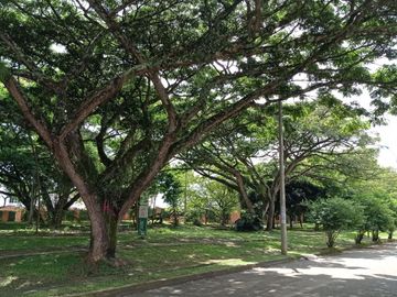 VENDO ESTRATEGICA CASA UN PISO EN CONDOMINIO CONTIGUO COLEGIO ALEMAN