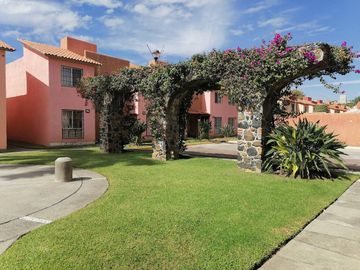 CASA EN VENTA OJO DE AGUA EMILIANO ZAPATA MORELOS CERCA DEL DIEZ Y PARAISO COUNTRY