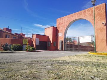 CASA EN VENTA OJO DE AGUA EMILIANO ZAPATA MORELOS CERCA DEL DIEZ Y PARAISO COUNTRY
