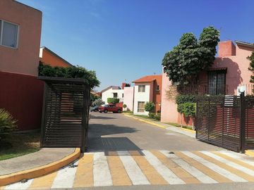 CASA EN VENTA OJO DE AGUA EMILIANO ZAPATA MORELOS CERCA DEL DIEZ Y PARAISO COUNTRY