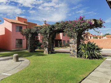 CASA EN VENTA OJO DE AGUA EMILIANO ZAPATA MORELOS CERCA DEL DIEZ Y PARAISO COUNTRY