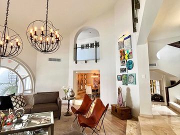 Casa en venta en Residencial Raquet Club en Hermosillo, Sonora con alberca