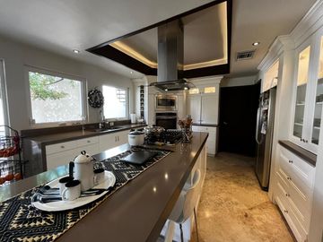 Casa en venta en Residencial Raquet Club en Hermosillo, Sonora con alberca