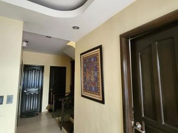 💰 AMAZING DEAL! 4BR HOUSE & LOT IN Brgy Rizal, Makati For SALE | Close to BGC and SM Aura | Fully Furnished! 🏡