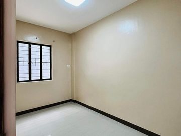 Resale House and Lot for Sale in Marcos Highway near LRT Masinag to Recto