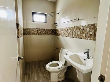 Resale House and Lot for Sale in Marcos Highway near LRT Masinag to Recto