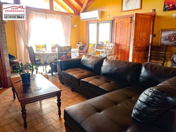 🏠Se vende hermosa casa en parcela, en sector Alhue.🏠