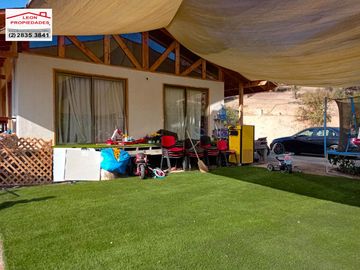 🏠Se vende hermosa casa en parcela, en sector Alhue.🏠