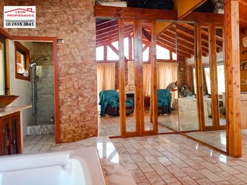 🏠Se vende hermosa casa en parcela, en sector Alhue.🏠