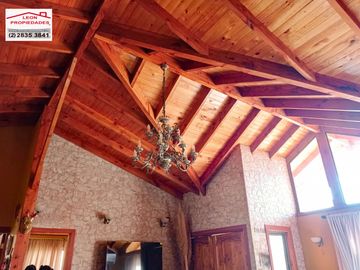 🏠Se vende hermosa casa en parcela, en sector Alhue.🏠