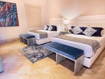 Residencia con vista al campo del golf, alberca infinity privada, Jacuzzi, Fogata, terraza en segundo piso y cava de vinos en Pacific Ocean, Cabo San