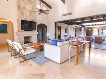 Residencia con vista al campo del golf, alberca infinity privada, Jacuzzi, Fogata, terraza en segundo piso y cava de vinos en Pacific Ocean, Cabo San
