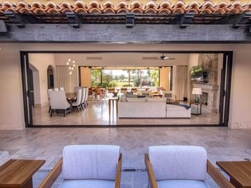Residencia con vista al campo del golf, alberca infinity privada, Jacuzzi, Fogata, terraza en segundo piso y cava de vinos en Pacific Ocean, Cabo San