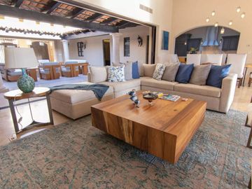 Residencia con vista al campo del golf, alberca infinity privada, Jacuzzi, Fogata, terraza en segundo piso y cava de vinos en Pacific Ocean, Cabo San