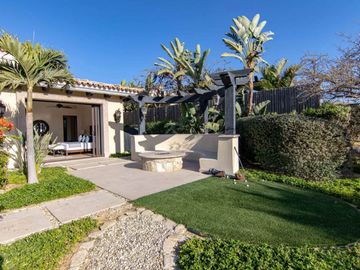Residencia con vista al campo del golf, alberca infinity privada, Jacuzzi, Fogata, terraza en segundo piso y cava de vinos en Pacific Ocean, Cabo San