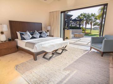 Residencia con vista al campo del golf, alberca infinity privada, Jacuzzi, Fogata, terraza en segundo piso y cava de vinos en Pacific Ocean, Cabo San