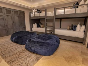 Residencia con vista al campo del golf, alberca infinity privada, Jacuzzi, Fogata, terraza en segundo piso y cava de vinos en Pacific Ocean, Cabo San