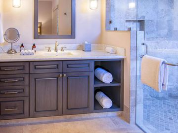 Residencia con vista al campo del golf, alberca infinity privada, Jacuzzi, Fogata, terraza en segundo piso y cava de vinos en Pacific Ocean, Cabo San