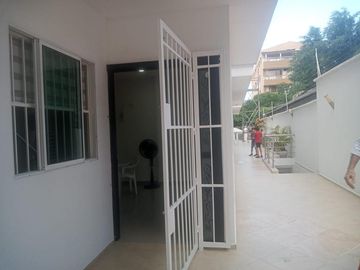 VENDO CASA EN CONDOMINIO; BARRIO  PORVENIR
