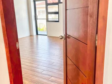 Spacious PRESELLING 5BR Single Detached House & Lot @ Corona del Mar, Talisay near the Sea & Amenities