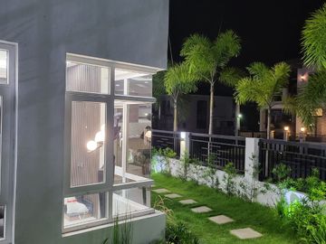 ULTRA Modern  & Cozy House in South FOrbes with panoramic view of Laguna De Bay and Mt. makiling 36M super Nego