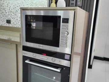 ULTRA Modern  & Cozy House in South FOrbes with panoramic view of Laguna De Bay and Mt. makiling 36M super Nego
