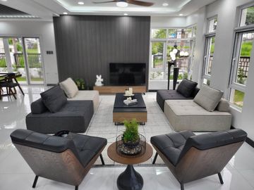 ULTRA Modern  & Cozy House in South FOrbes with panoramic view of Laguna De Bay and Mt. makiling 36M super Nego