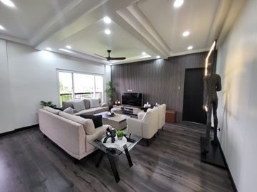 ULTRA Modern  & Cozy House in South FOrbes with panoramic view of Laguna De Bay and Mt. makiling 36M super Nego
