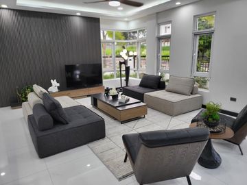 ULTRA Modern  & Cozy House in South FOrbes with panoramic view of Laguna De Bay and Mt. makiling 36M super Nego