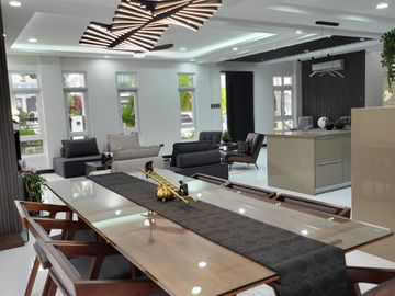 ULTRA Modern  & Cozy House in South FOrbes with panoramic view of Laguna De Bay and Mt. makiling 36M super Nego