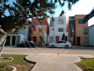 ADQUIERE TU CASITA CON UN LINDO CLUB HOUSE Y SEGURIDAD LAS 24 HORAS...