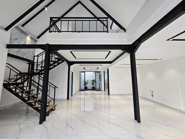 DI RUMAH BARU GADING SERPONG SEKTOR 7A LEBAR 9x18 SHM HADAP TIMUR SIAP HUNI SEMI FURNISHED