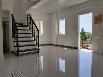 𝐅𝐨𝐫 𝐒𝐚𝐥𝐞 | 5BR House and Lot in Antipolo, Rizal