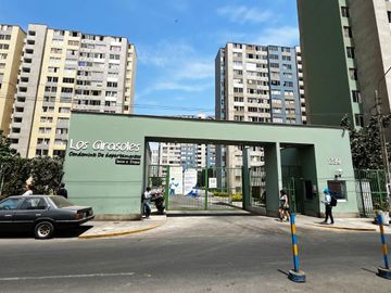 VENTA DE DEPARTAMENTO EN CONDOMINIO LOS GIRASOLES - 3° ETAPA COMAS