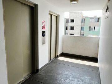 VENTA DE DEPARTAMENTO EN CONDOMINIO LOS GIRASOLES - 3° ETAPA COMAS