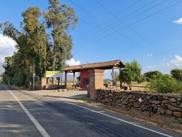 Venta parcela en Condominio Miravalle de hacienda los Lingues.
