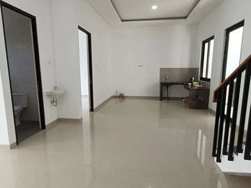 Rumah Manyar Rejo Gress Baru Modern 2 Lantai Mewah Siap Huni Dekat Klampis Kertajaya SHM