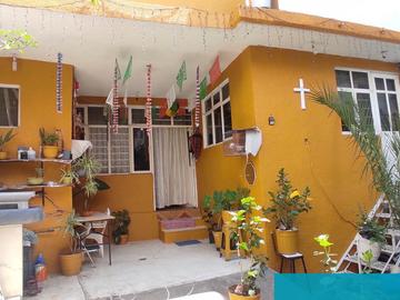Casa en venta, 3ra Privada de Avenida Del Castillo, 3 niveles