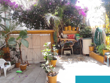 Casa en venta, 3ra Privada de Avenida Del Castillo, 3 niveles