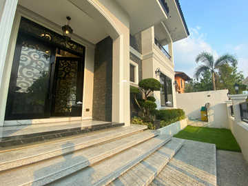 Portofino South 5 Bedroom House For Sale With Pool along Daang Hari, Las Piñas