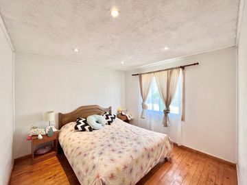 Se venden dos casas en sitio de 9.264m2, sector rural de Rauco, Curicó