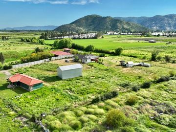 Se venden dos casas en sitio de 9.264m2, sector rural de Rauco, Curicó