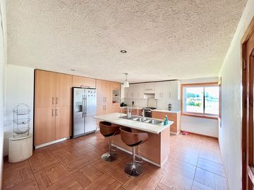 Se venden dos casas en sitio de 9.264m2, sector rural de Rauco, Curicó