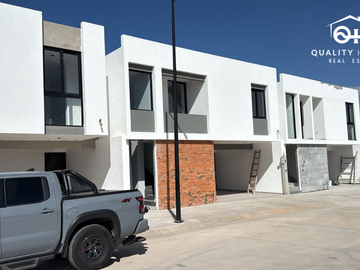 CASA EN VENTA EN PRIVADA con AMENIDADES