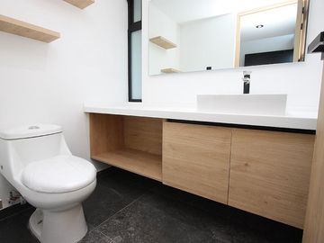 CASA EN VENTA EN PRIVADA con AMENIDADES