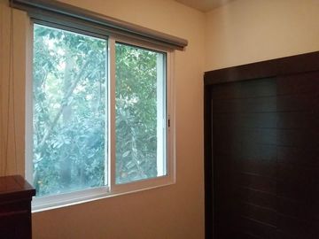 RENTA DEPARTAMENTO AMUEBLADO EN CUERNAVACA. MOR.   EN RESIDENCIAL QUINTA DEL BOSQUE.
